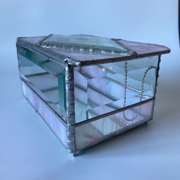 Vintage Slag Glass Jewelry Box: Metal Framed Bevelled Glass , Dry Flowers in Lid - Picture 8 of 10